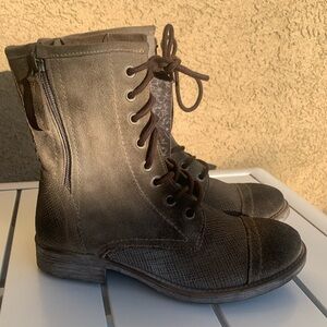 NWT ROAN combat suede leather shoelaces boots size 6.5 (fits more like a 6)